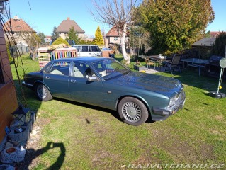 Jaguar XJ 40