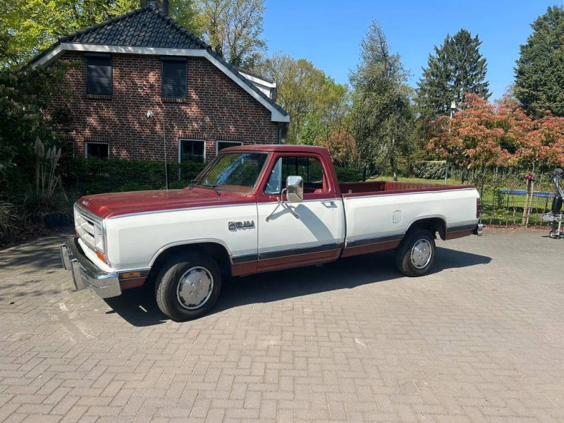 Dodge D d150