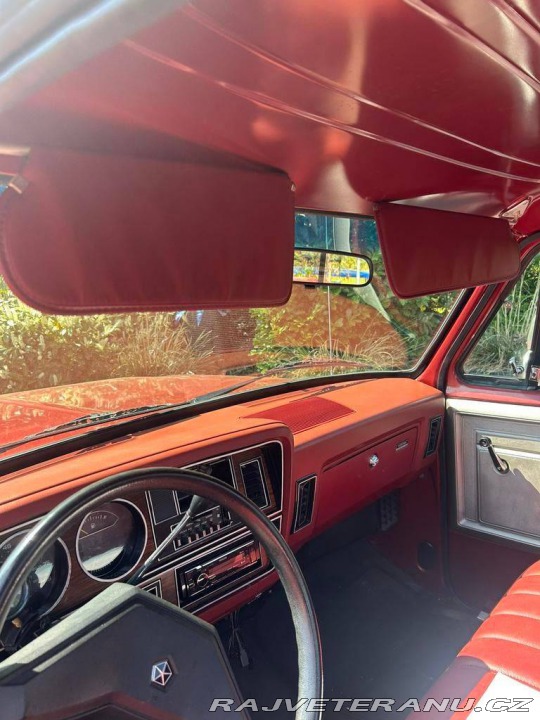 Dodge D d150 1986