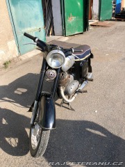 ČZ 175  1800