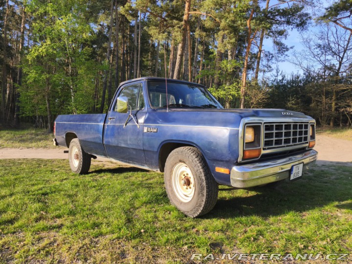 Dodge RAM D250 1985