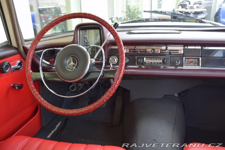 Mercedes-Benz 200 200D 1968