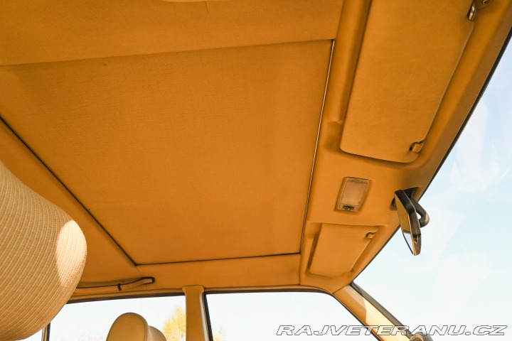 Mercedes-Benz 200 123 1985