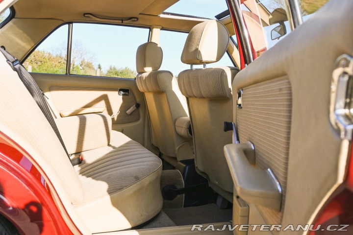 Mercedes-Benz 200 123 1985