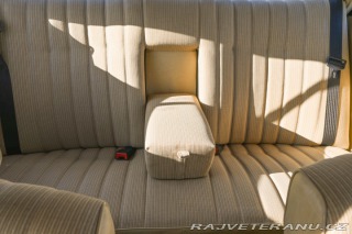 Mercedes-Benz 200 123 1985