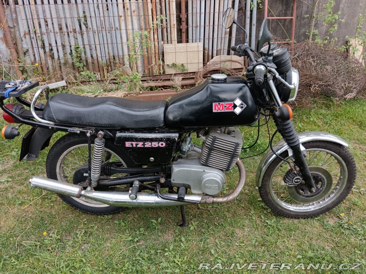 Ostatní značky Ostatní modely ETZ 250 1988