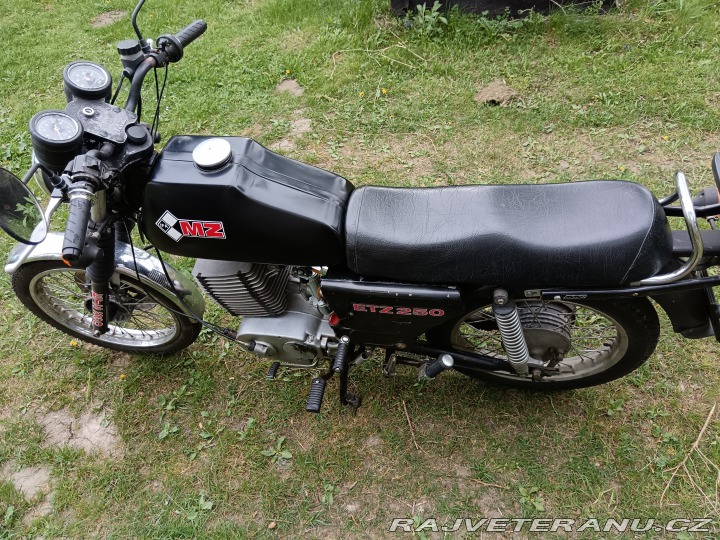 Ostatní značky Ostatní modely ETZ 250 1988