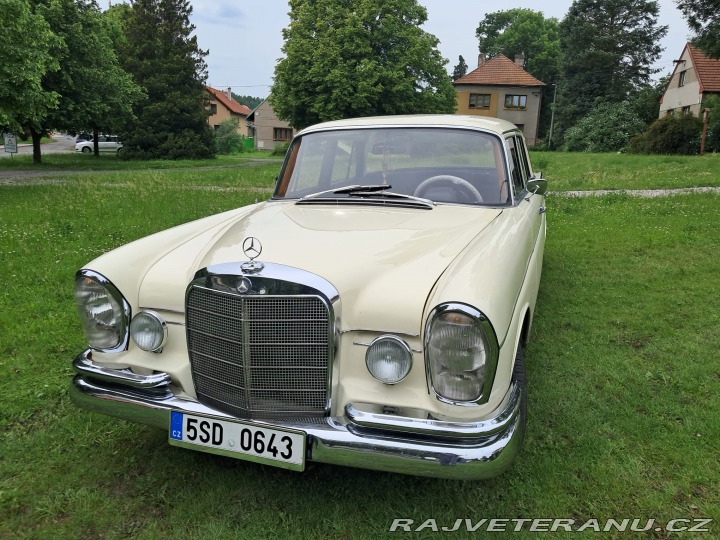 Mercedes-Benz 220 W 111 1962
