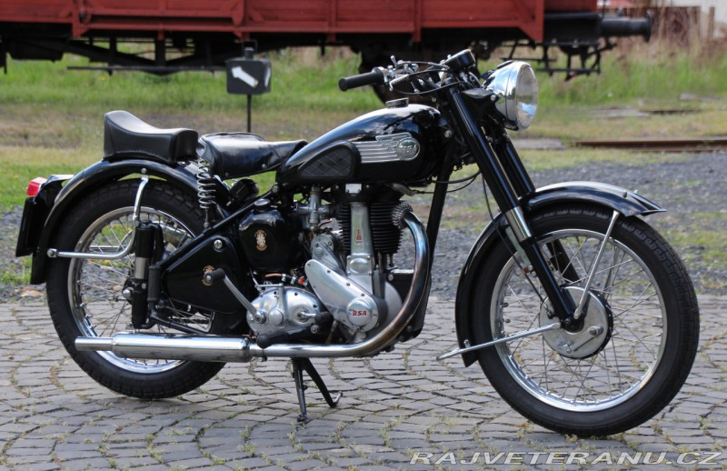 BSA B31 OHV - 350cc - Bílé SPZ
