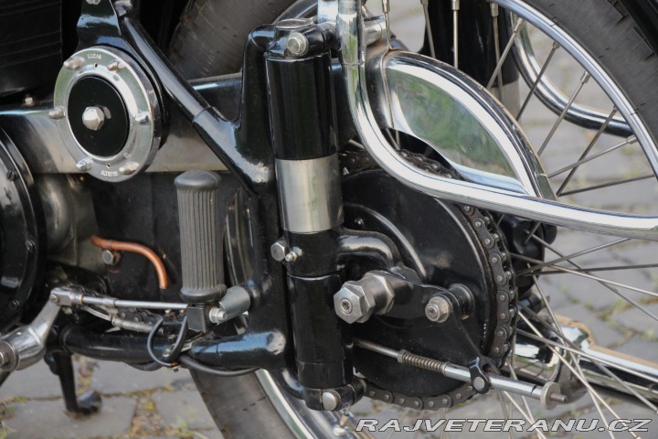 BSA B31 OHV - 350cc - Bílé SPZ 1952