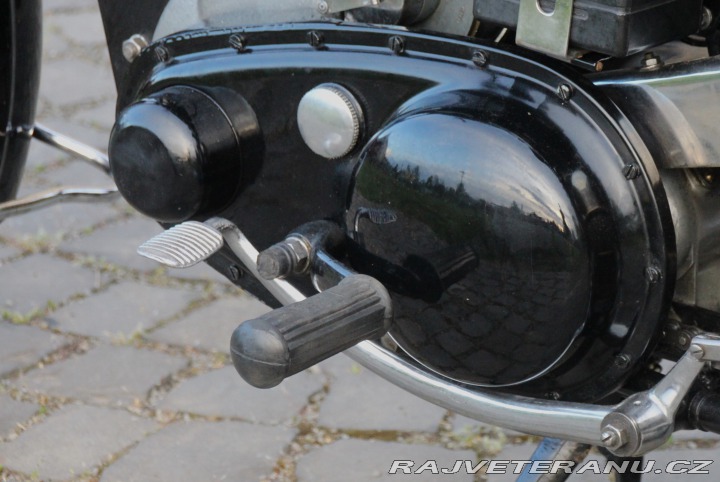 BSA B31 OHV - 350cc - Bílé SPZ 1952