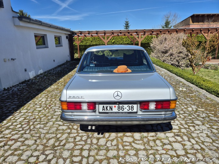 Mercedes-Benz 280 W123 1977