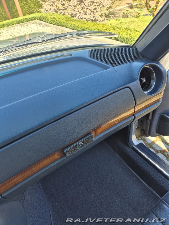 Mercedes-Benz 280 W123 1977