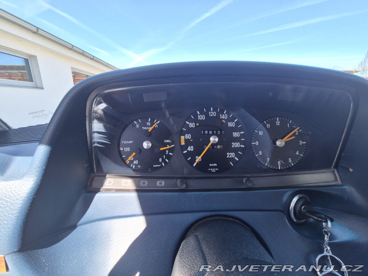 Mercedes-Benz 280 W123 1977