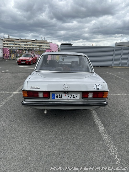 Mercedes-Benz 200 W123 1983