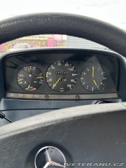 Mercedes-Benz 200 W123 1983