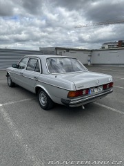 Mercedes-Benz 200 W123 1983