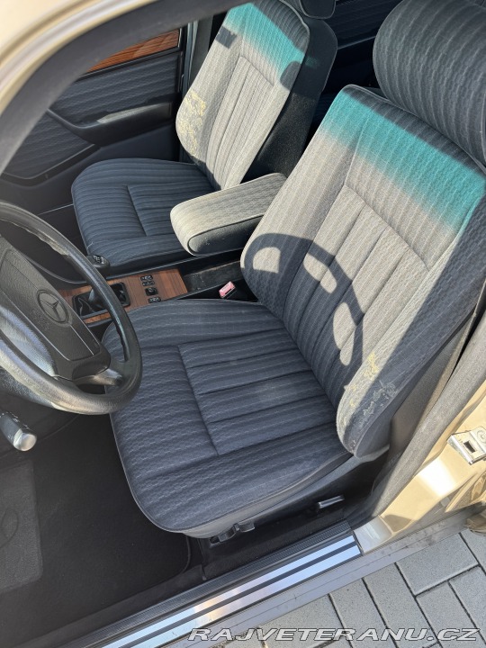 Mercedes-Benz E E220 1991