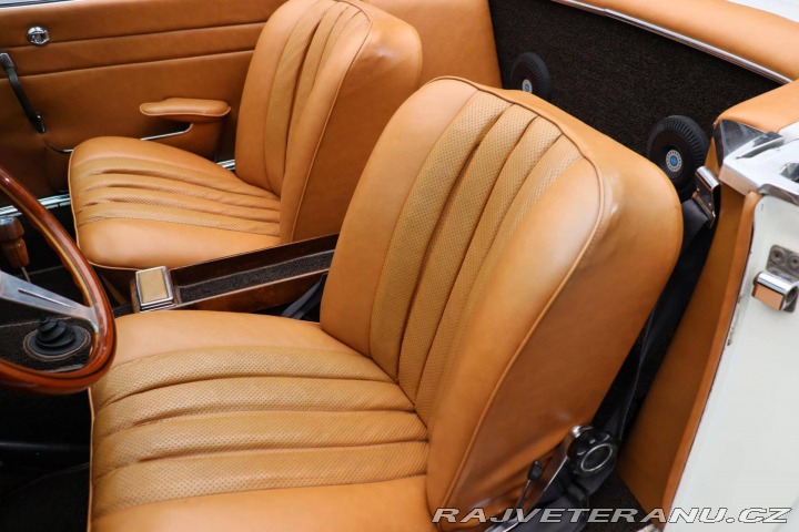 Mercedes-Benz 230 SL Pagoda z řady W113 1967