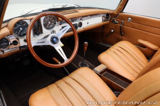 Mercedes-Benz 230 SL Pagoda z řady W113 1967
