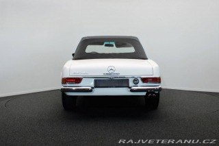 Mercedes-Benz 230 SL Pagoda z řady W113 1967