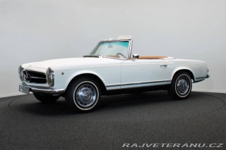 Mercedes-Benz 230 SL Pagoda z řady W113 1967