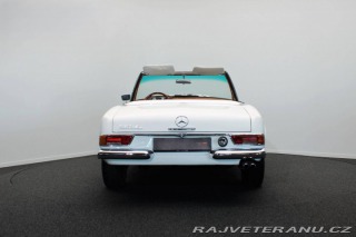 Mercedes-Benz 230 SL Pagoda z řady W113 1967