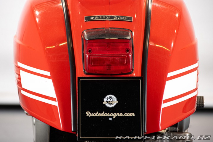 Piaggio Vespa 200 RALLY 1974