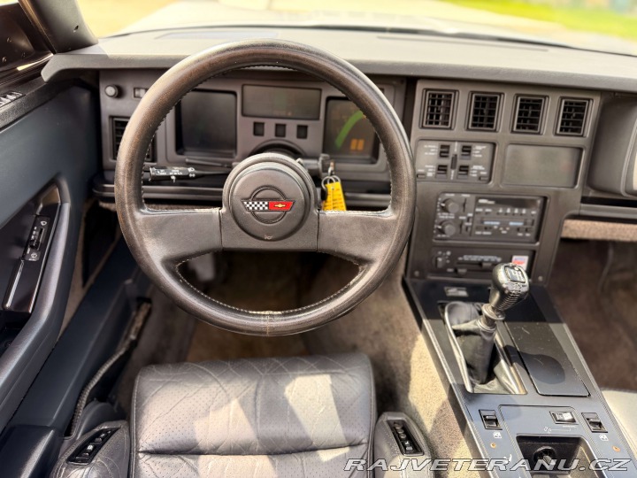Chevrolet Corvette 5.7 V8 | Manuál 23 560mil 1986