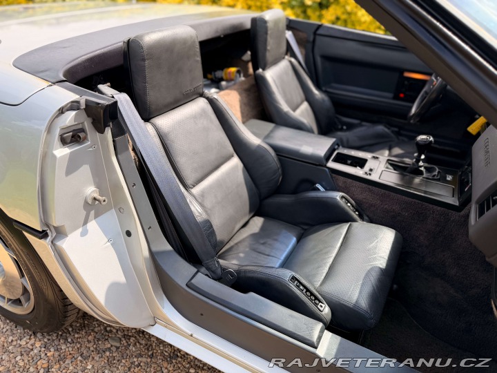 Chevrolet Corvette 5.7 V8 | Manuál 23 560mil 1986