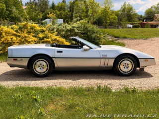 Chevrolet Corvette 5.7 V8 | Manuál 23 560mil 1986