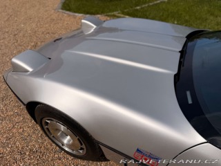 Chevrolet Corvette 5.7 V8 | Manuál 23 560mil 1986