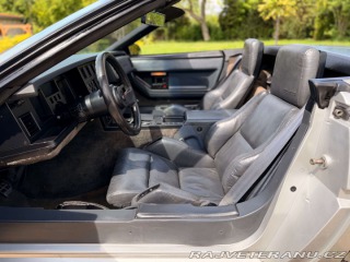 Chevrolet Corvette 5.7 V8 | Manuál 23 560mil 1986