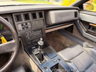 Chevrolet Corvette 5.7 V8 | Manuál 23 560mil 1986