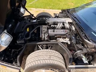 Chevrolet Corvette 5.7 V8 | Manuál 23 560mil 1986