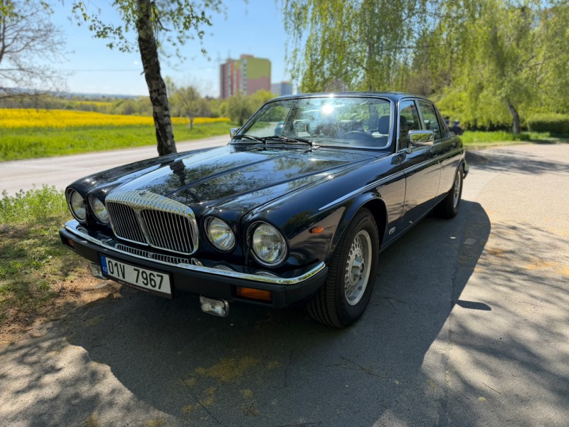 Daimler Double-Six