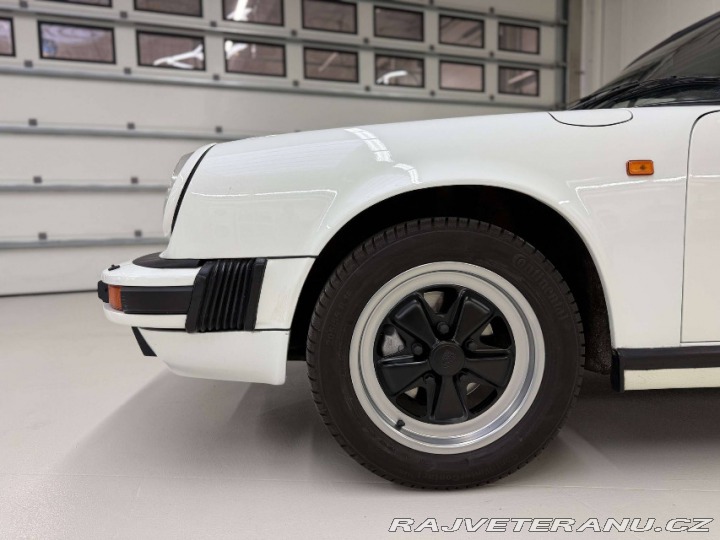 Porsche 911 Carrera 1984