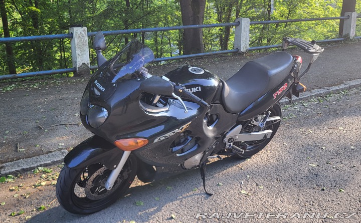 Suzuki GSX 750F 2001