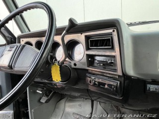 Ostatní značky Ostatní modely GCM Suburban Sierra Classic 2500 1987