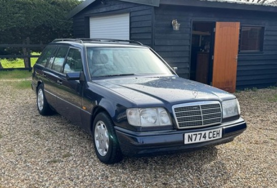 Mercedes-Benz E 220 (2)