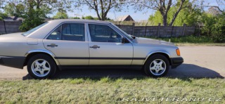 Mercedes-Benz E W124 1986