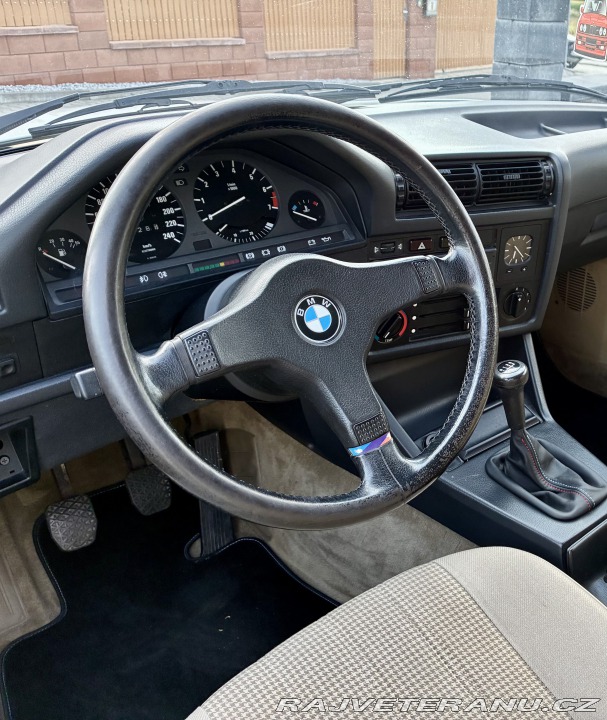 BMW 3 e30 325i 126 kw M technic 1986
