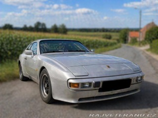 Porsche 944