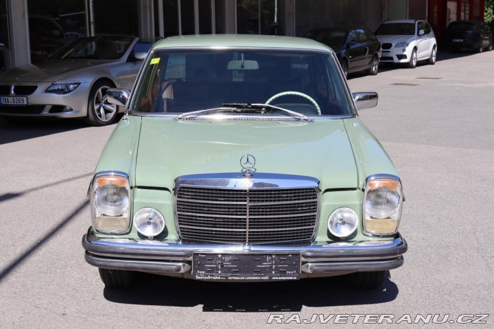 Mercedes-Benz 230 115 W115 230.4 manuál 1974