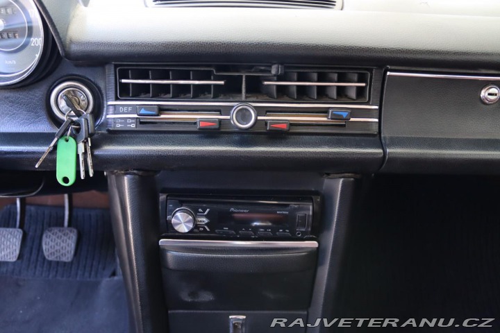 Mercedes-Benz 230 115 W115 230.4 manuál 1974
