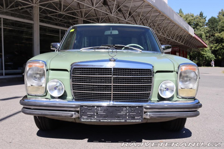 Mercedes-Benz 230 115 W115 230.4 manuál 1974