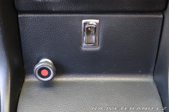 Mercedes-Benz 230 115 W115 230.4 manuál 1974