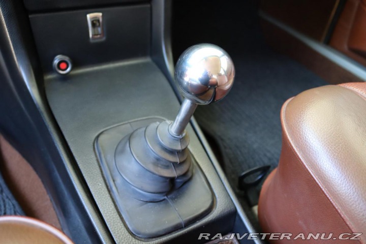 Mercedes-Benz 230 115 W115 230.4 manuál 1974