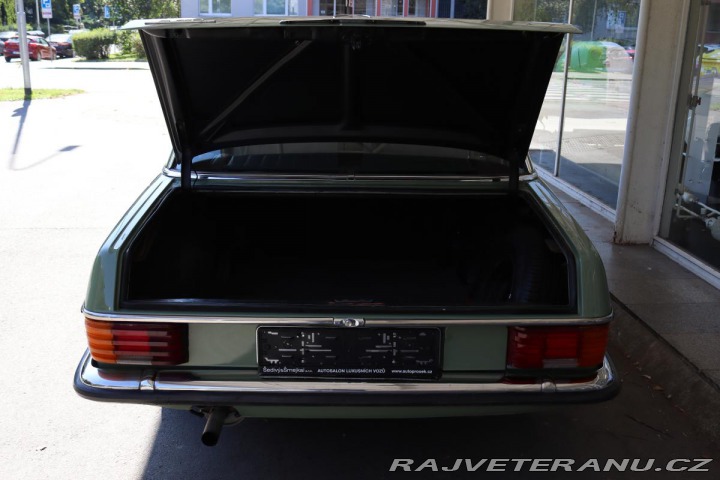 Mercedes-Benz 230 115 W115 230.4 manuál 1974