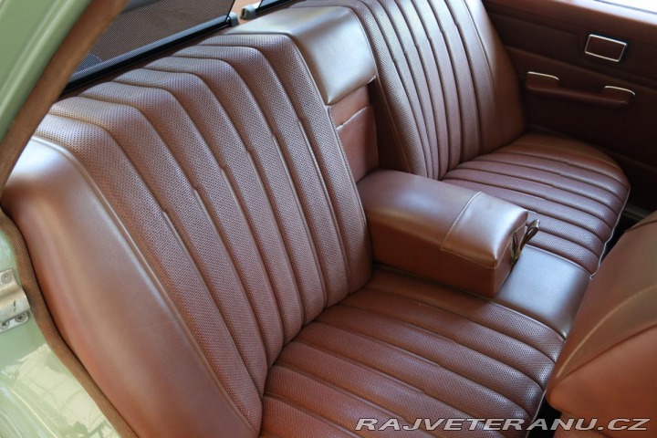 Mercedes-Benz 230 115 W115 230.4 manuál 1974